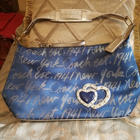 Coach canvas signature purse - Picture 1 of 2